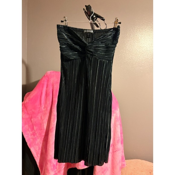 PrettyLittleThing Dresses & Skirts - PrettyLittleThing Dress Size 6 Black Plisse Bandeau Bodycon Mini Glam